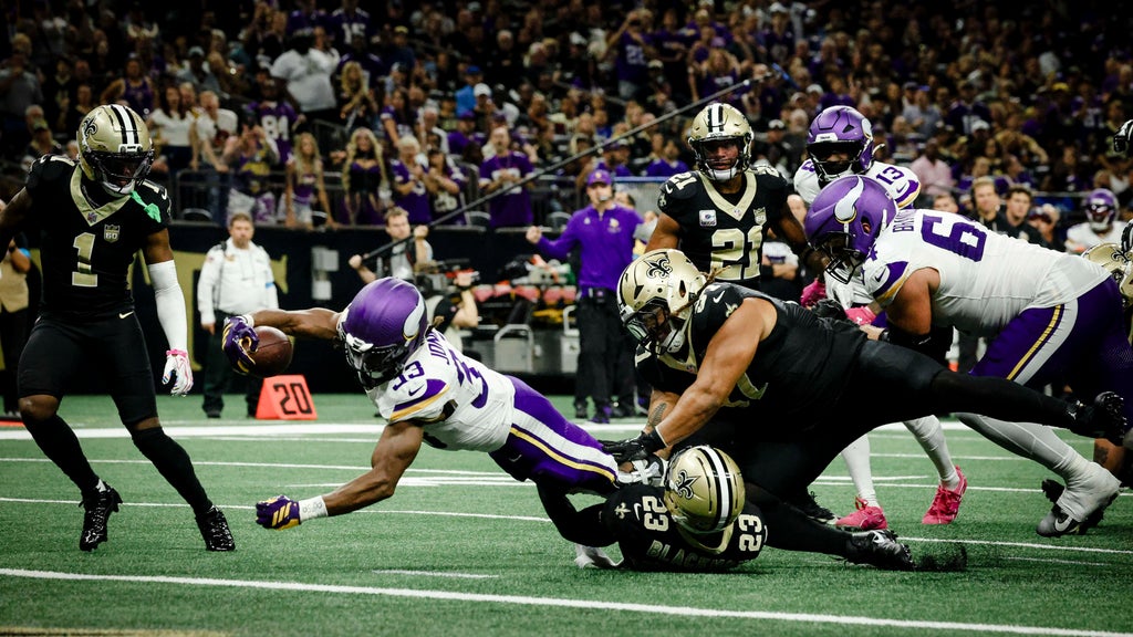 Jefferson, Jones, Murray all produce to help the unbeaten Vikings top Saints 23-13 — WCCO / CBS Minnesota, Yountville Sports news