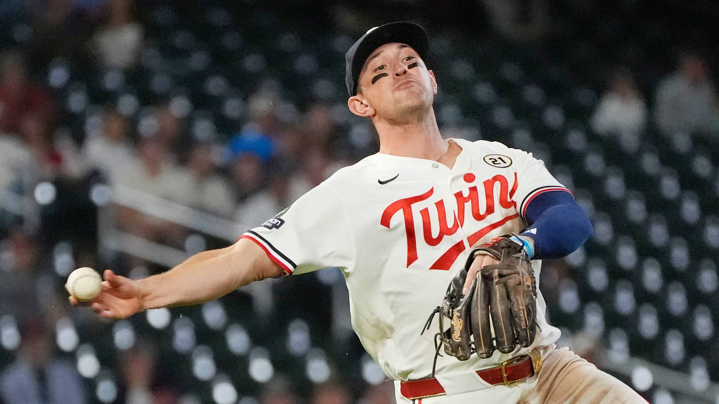 Brooks Lee's Gold Glove nomination further vindicates Twins' decision to move him to third base — Puckett's Pond (Twins), Yountville Sports news