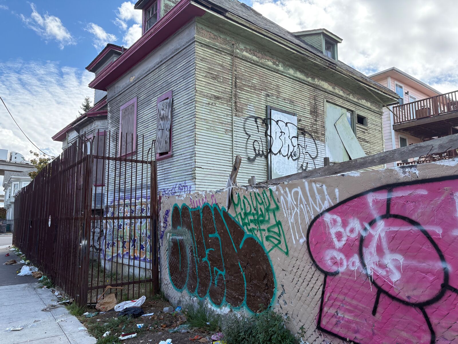 Blighted property owners now face $10K daily fines in Oakland — The Oaklandside, Yountville Real Estate news