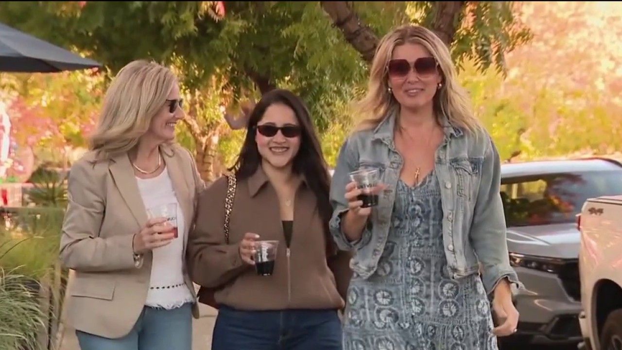 Yountville launches Napa Valley's first open-container entertainment zone — KTVU FOX 2 Bay Area, Yountville Community news