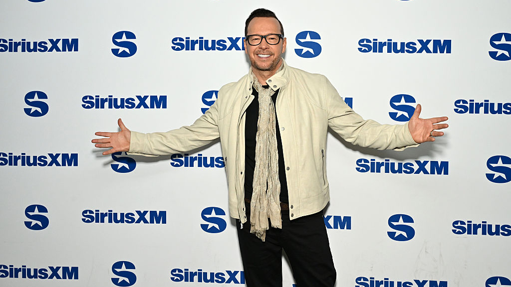 Donnie Wahlberg says he was aboard private jet that ran off Vegas runway: 'God covered us' — KTVU FOX 2 Bay Area, Yountville Community news