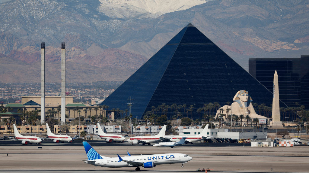 Flight rerouted after passenger threatened to hijack plane — Yountville Community news